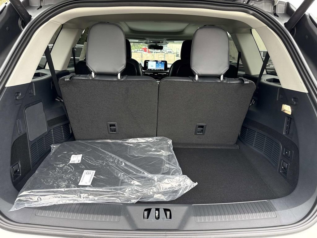 New 2026 Lincoln Aviator AWD image 12