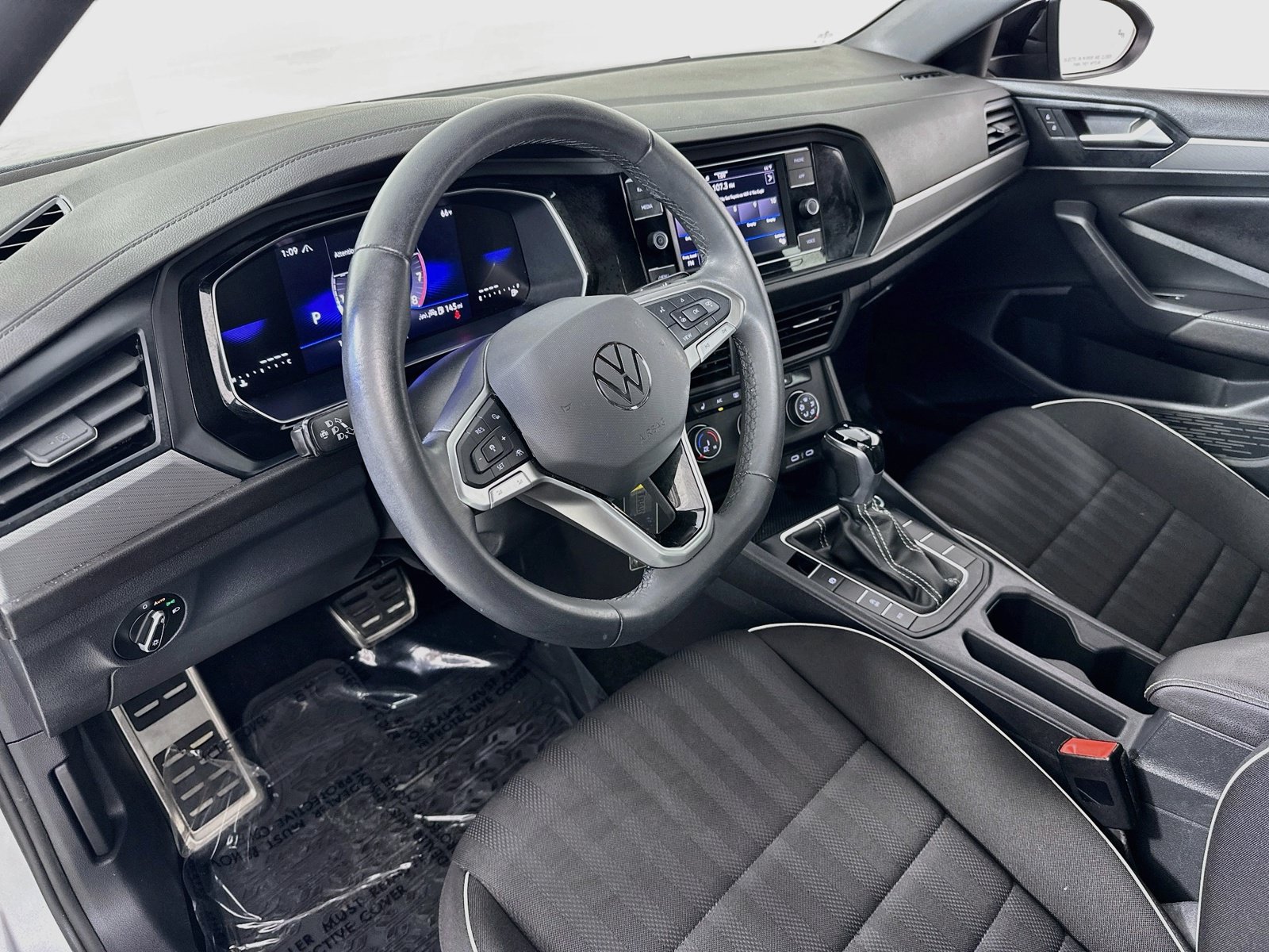 Used 2024 Volkswagen Jetta Sport FWD image 9