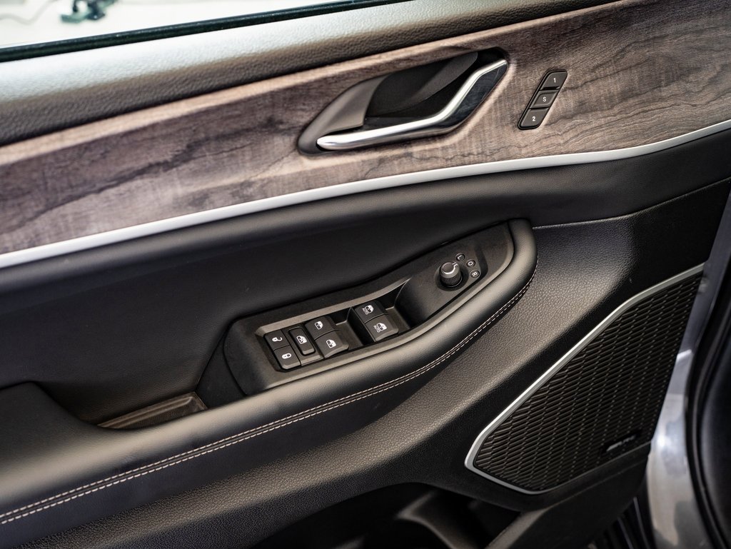 Used 2024 Jeep Grand Cherokee Limited 4xe image 22