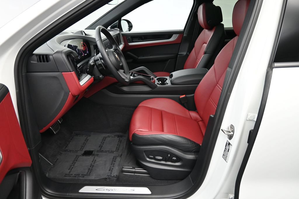 Certified 2024 Porsche Cayenne S AWD/4WD image 10