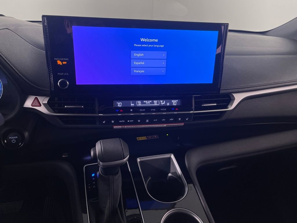 Used 2026 Toyota Sienna Platinum image 20