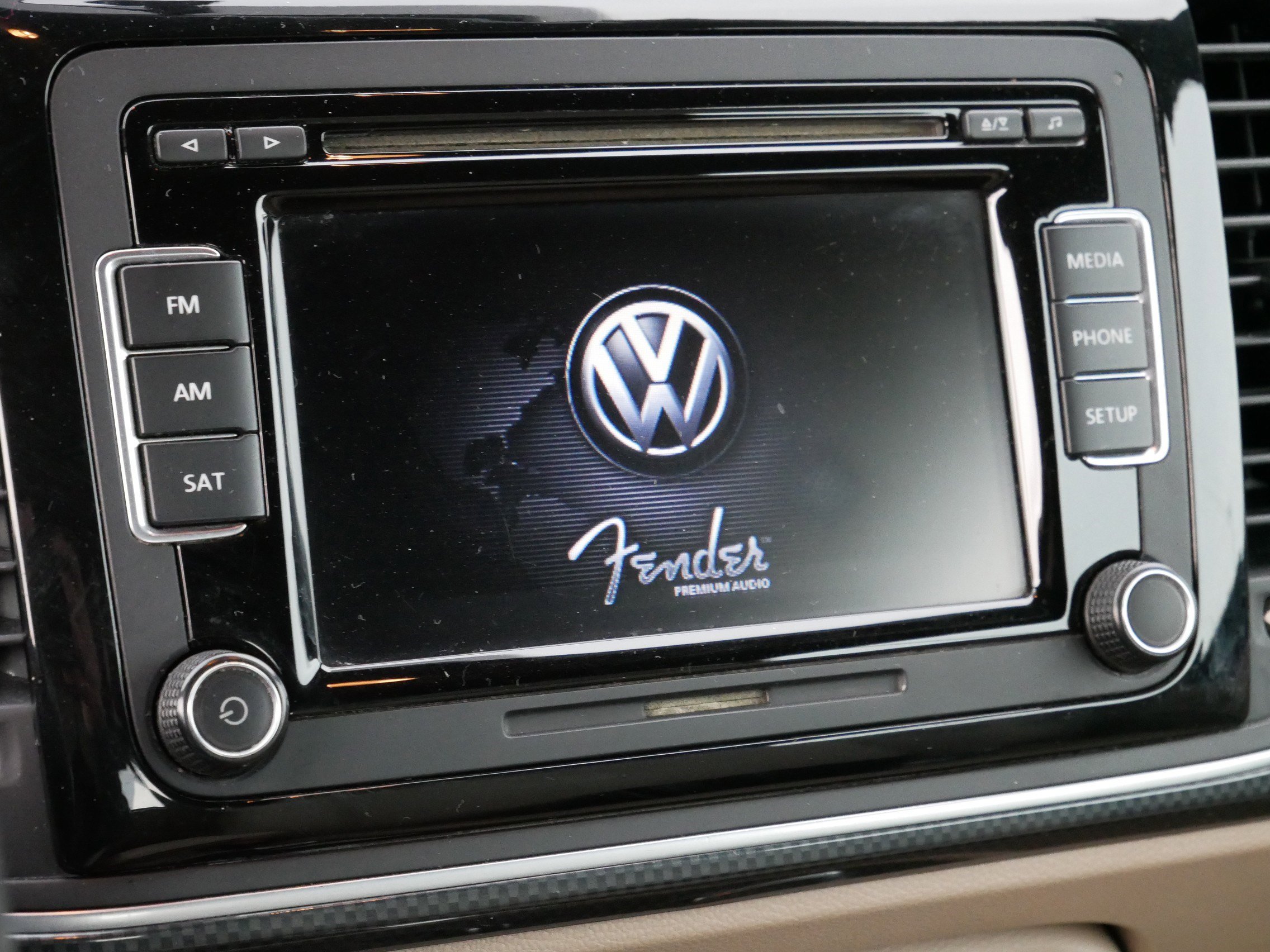 Used 2015 Volkswagen Beetle R-Line image 23