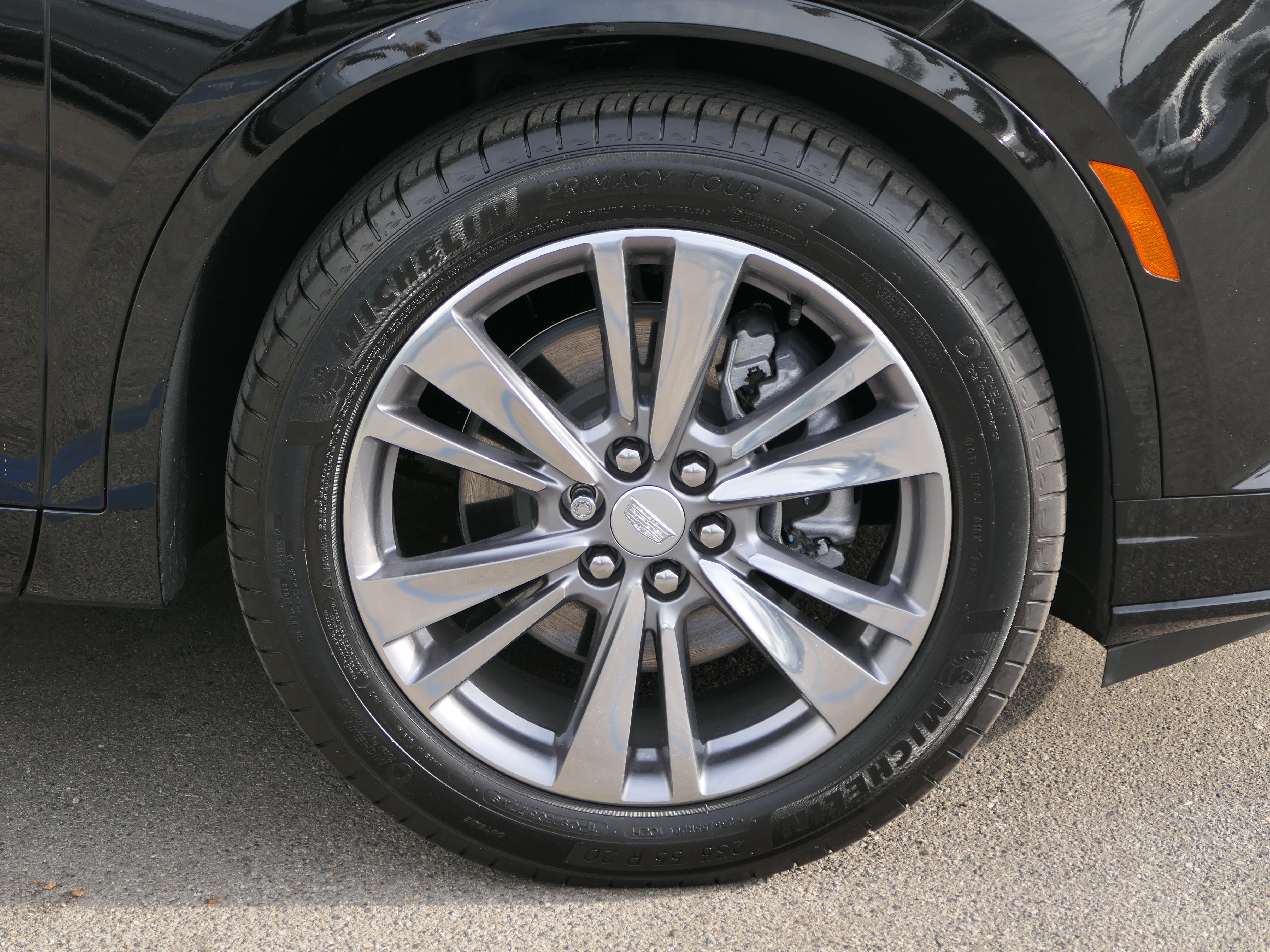 Certified 2025 Cadillac XT6 Premium Luxury FWD image 10