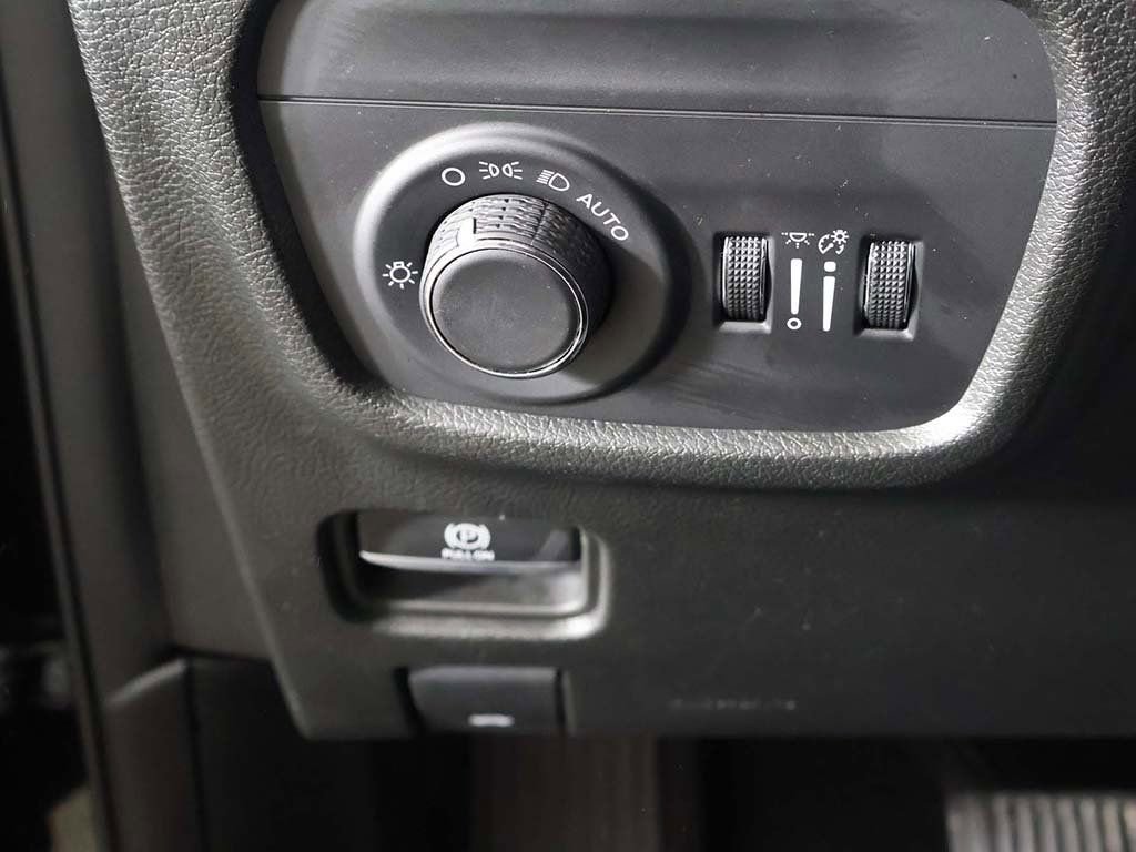 Used 2024 Jeep Grand Cherokee L Laredo image 40