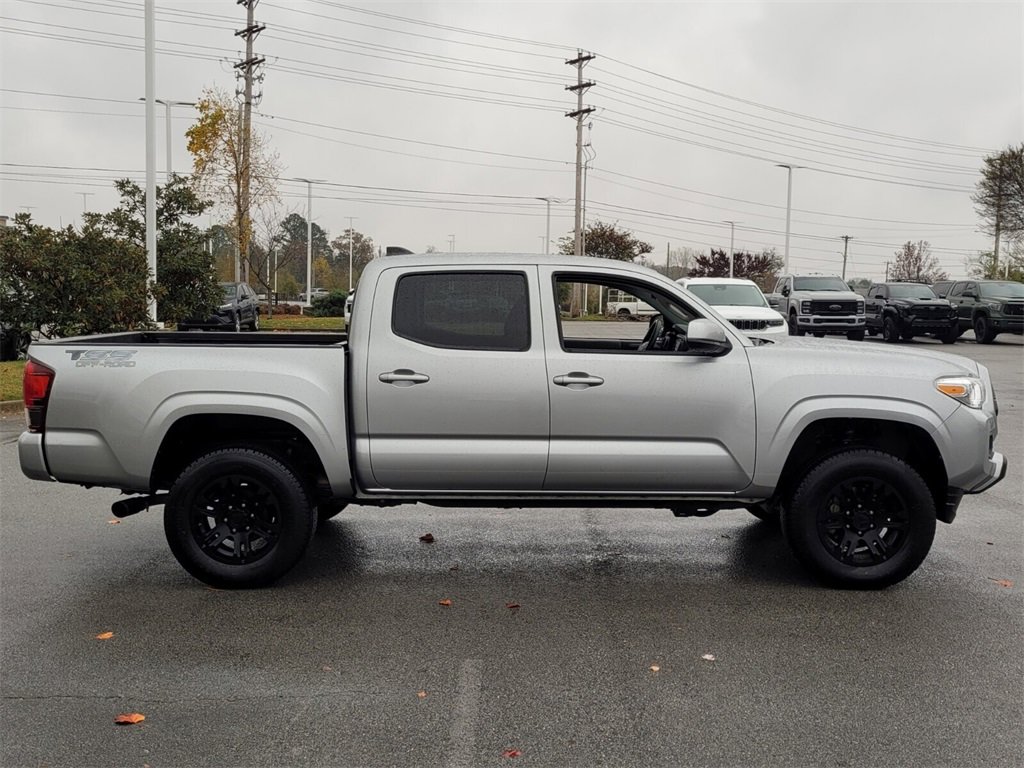 Used 2022 Toyota Tacoma SR image 2