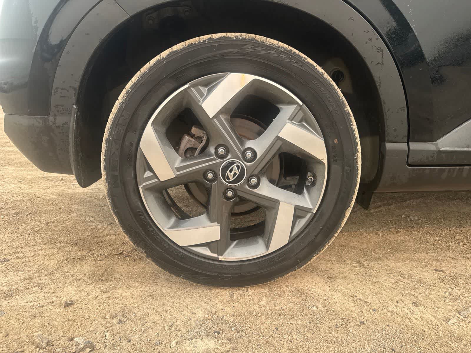 Used 2023 Hyundai Venue SEL FWD image 17