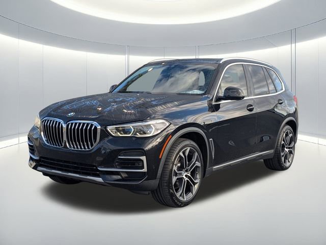 Used 2022 BMW X5 xDrive40i w/ Executive Package image 2