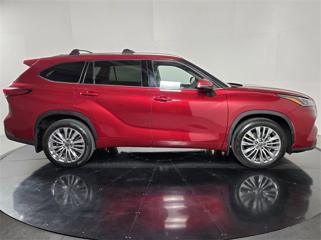 Used 2023 Toyota Highlander Platinum image 7