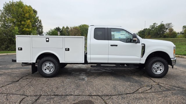 New 2026 Ford F350 XL w/ XL Off-Road Package AWD/4WD image 2