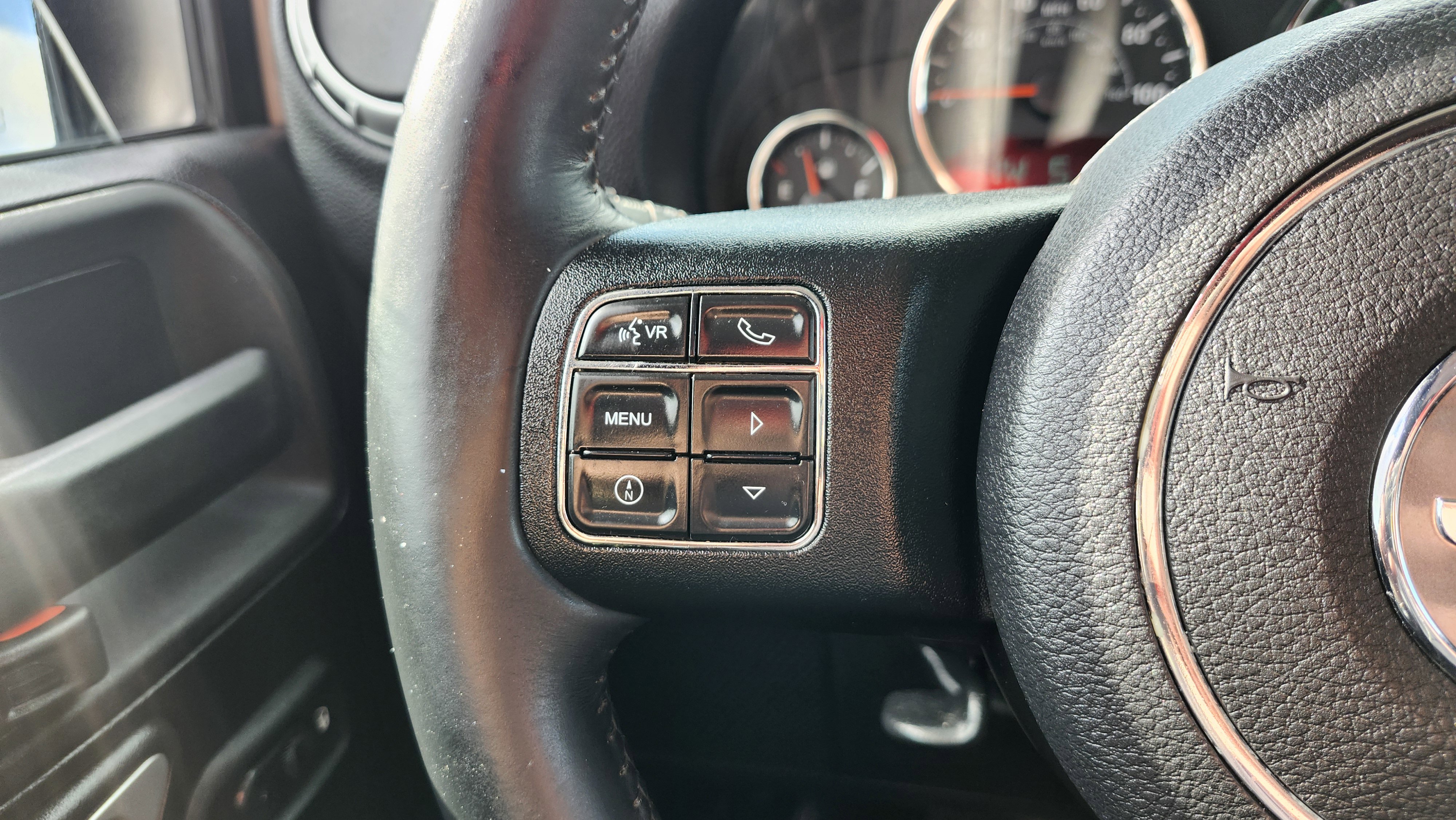 Used 2015 Jeep Wrangler Unlimited Sahara w/ Dual Top Group image 33