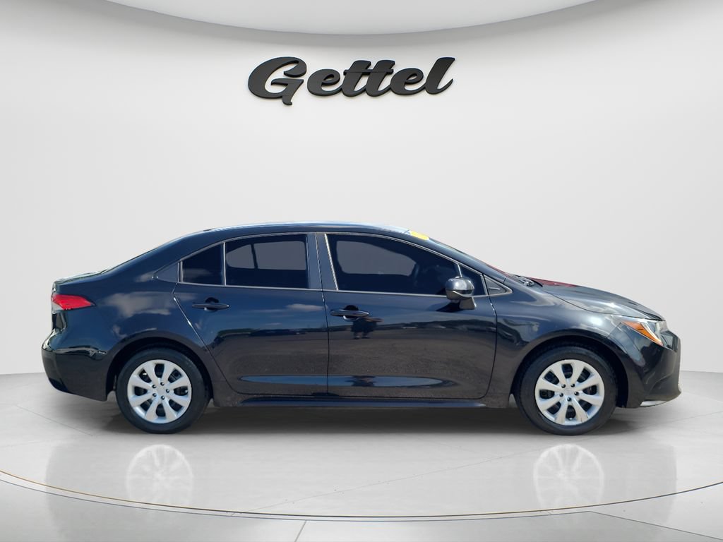Used 2022 Toyota Corolla LE FWD image 4