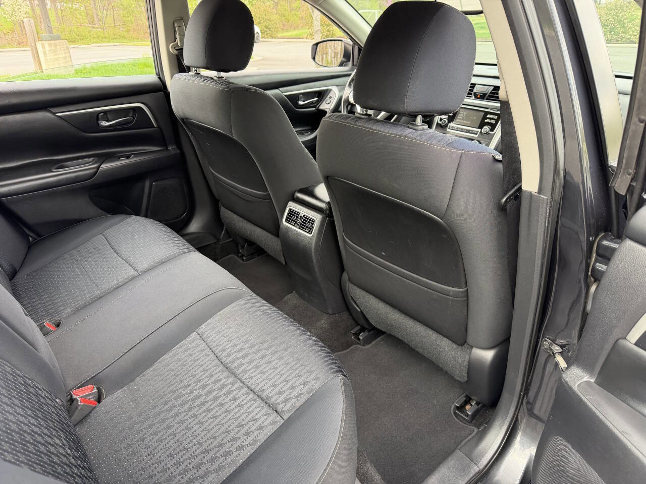 Used 2016 Nissan Altima 2.5 SV w/ Convenience Package image 30