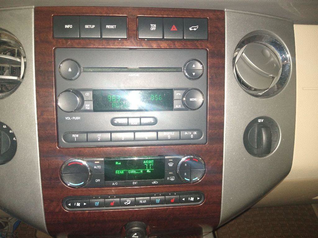 Used 2014 Ford Expedition EL XLT w/ Equipment Group 202A image 12