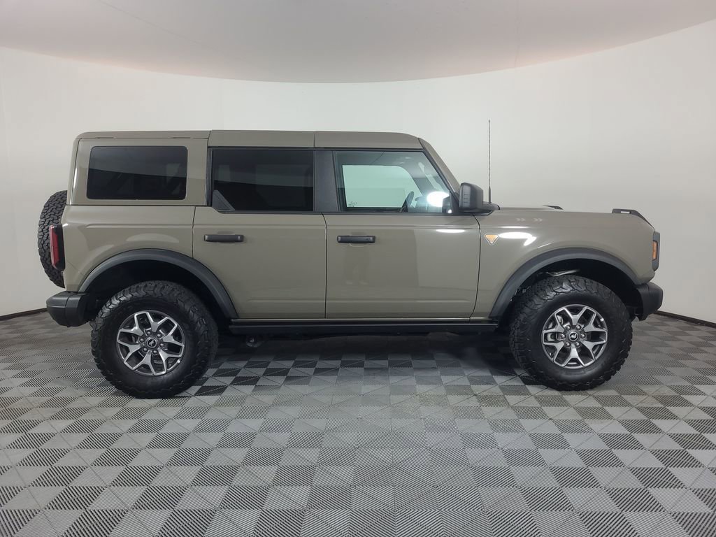Used 2025 Ford Bronco Badlands AWD/4WD image 2