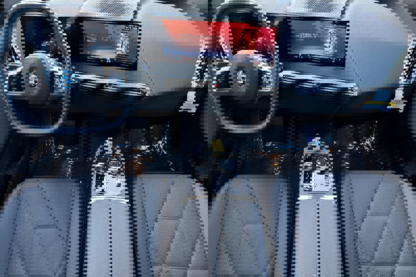 Used 2025 BMW iX xDrive50 image 3