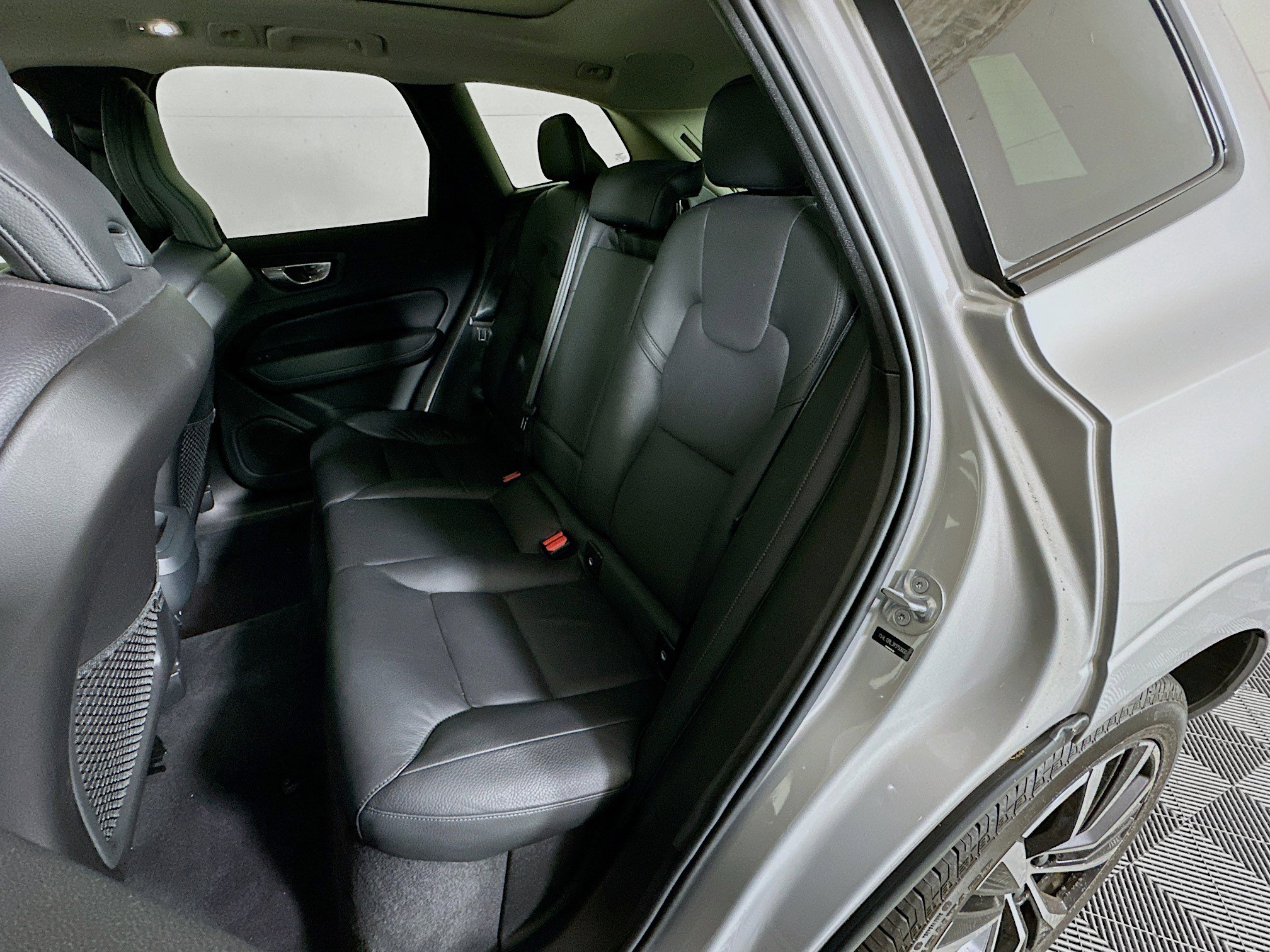 Used 2024 Volvo XC60 B5 Plus image 26