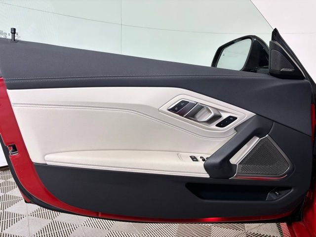 Used 2023 BMW Z4 M40i w/ Premium Package image 18