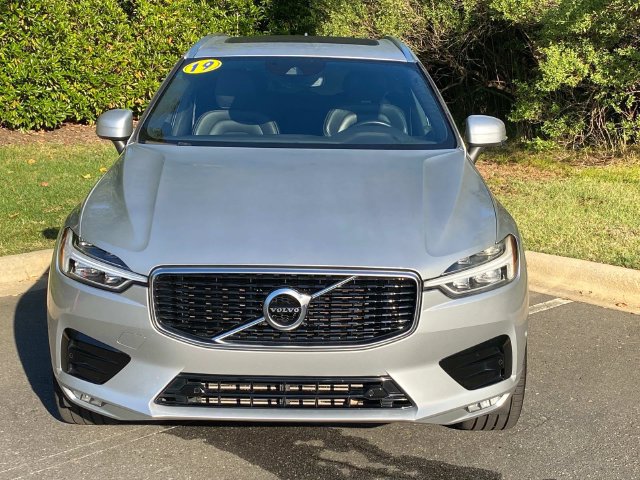 Used 2019 Volvo XC60 T5 R-Design FWD image 2