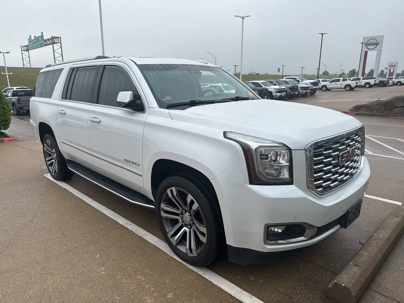 Used 2019 GMC Yukon XL Denali w/ Open Road Package RWD image 3