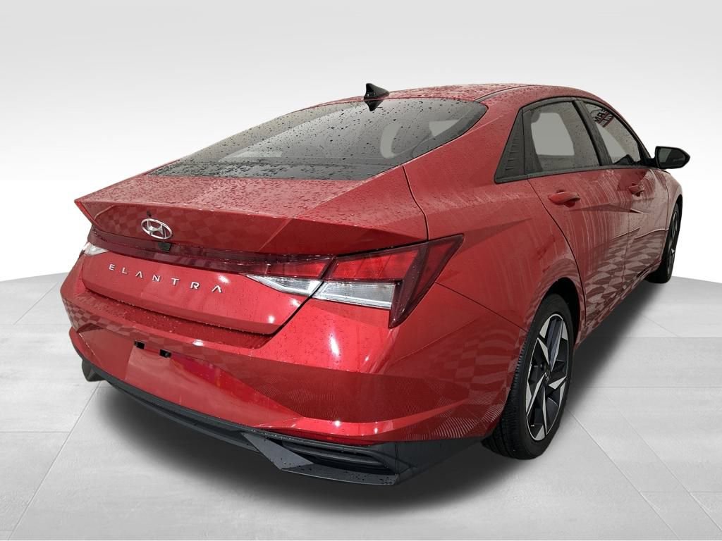Certified 2023 Hyundai Elantra SEL w/ Convenience Package image 6