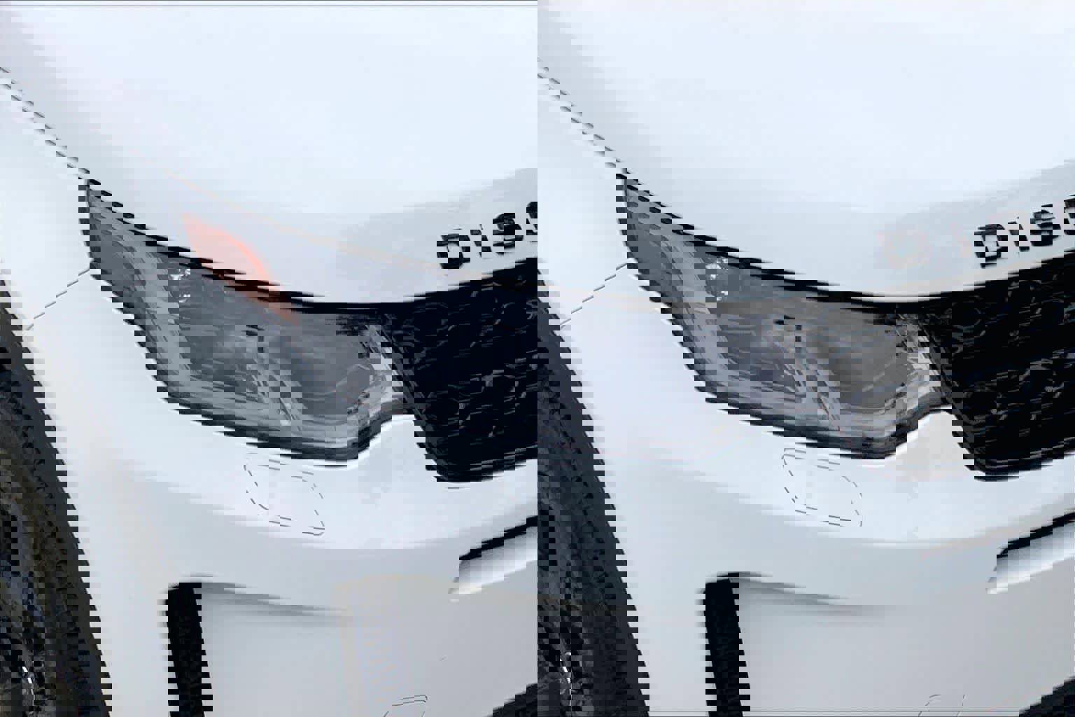 Used 2020 Land Rover Discovery Sport SE image 26