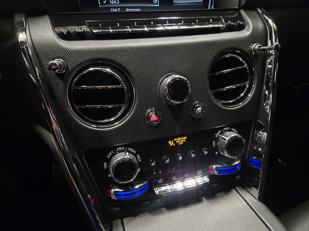 Used 2020 Rolls-Royce Cullinan Black Badge image 16