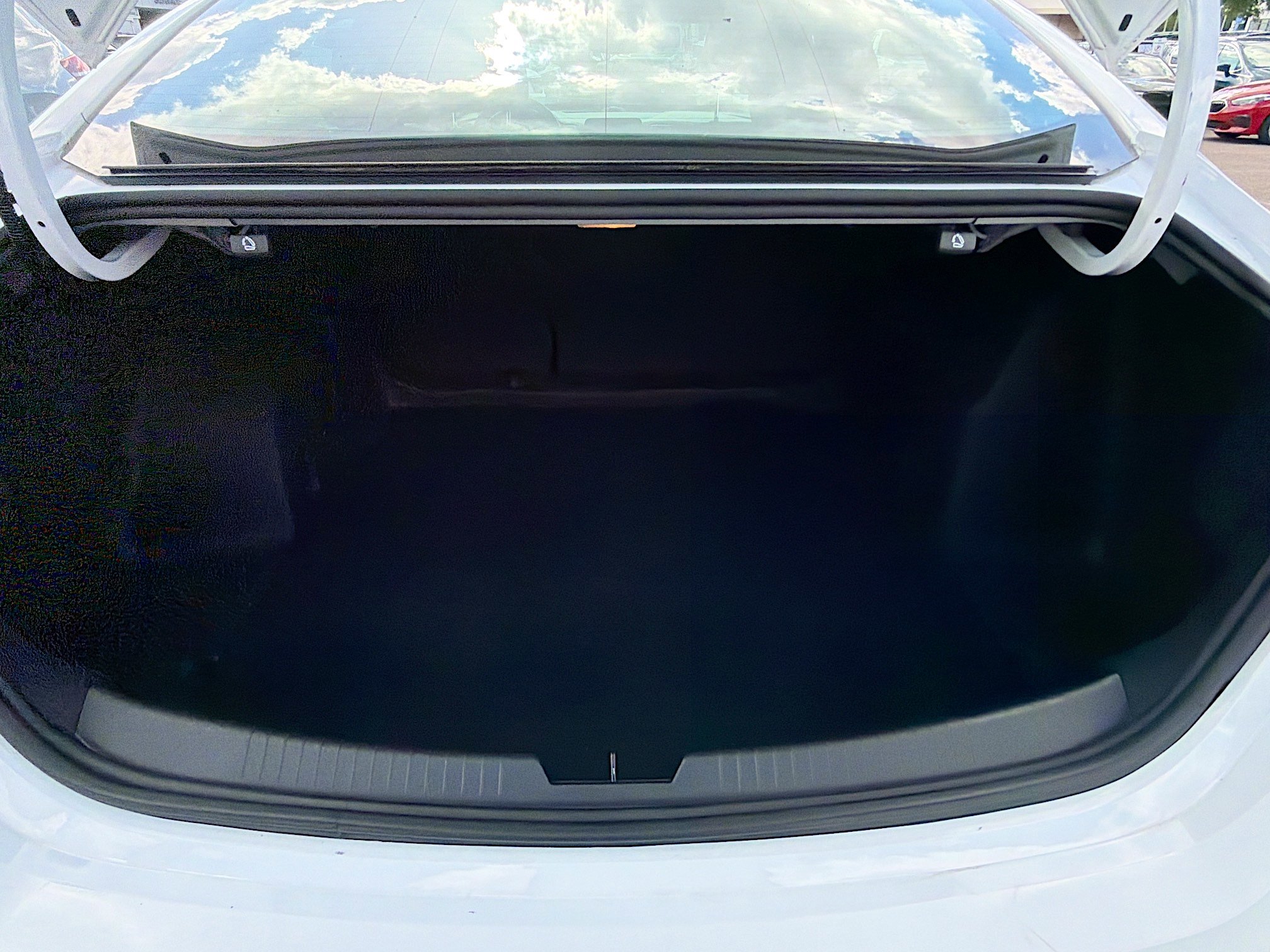 Used 2025 Chevrolet Malibu LT image 12