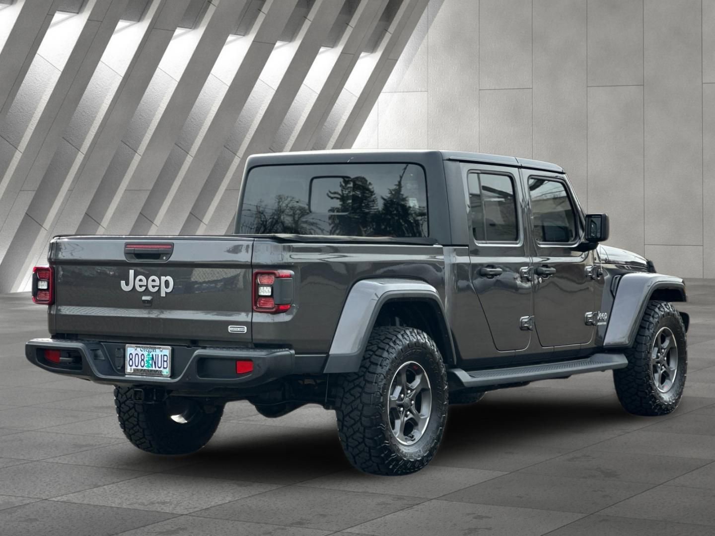 Used 2020 Jeep Gladiator Overland image 4