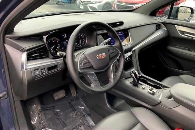 Used 2025 Cadillac XT5 Luxury AWD/4WD image 14