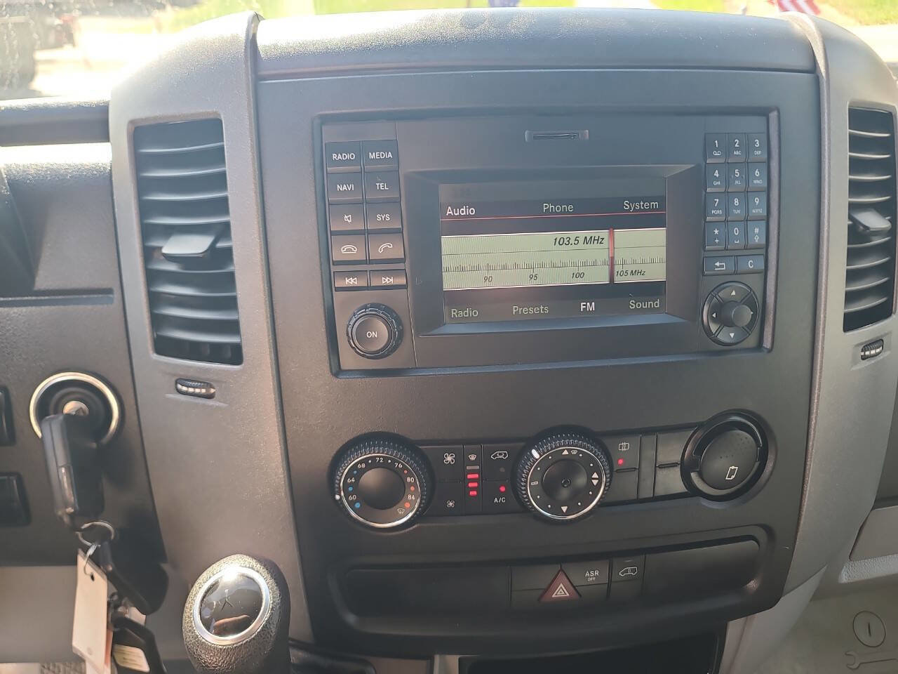 Used 2015 Freightliner Sprinter 3500 image 13