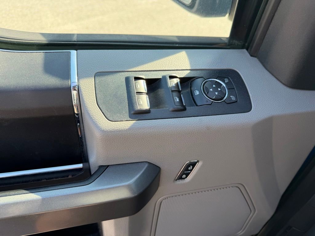 Used 2017 Ford F150 XLT AWD/4WD image 27