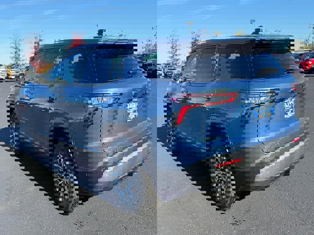 New 2026 Chevrolet Equinox LT w/ Convenience Package II image 3