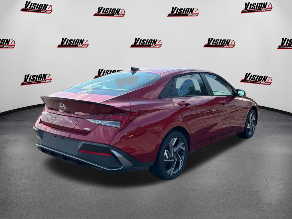 Certified 2025 Hyundai Elantra SEL image 5