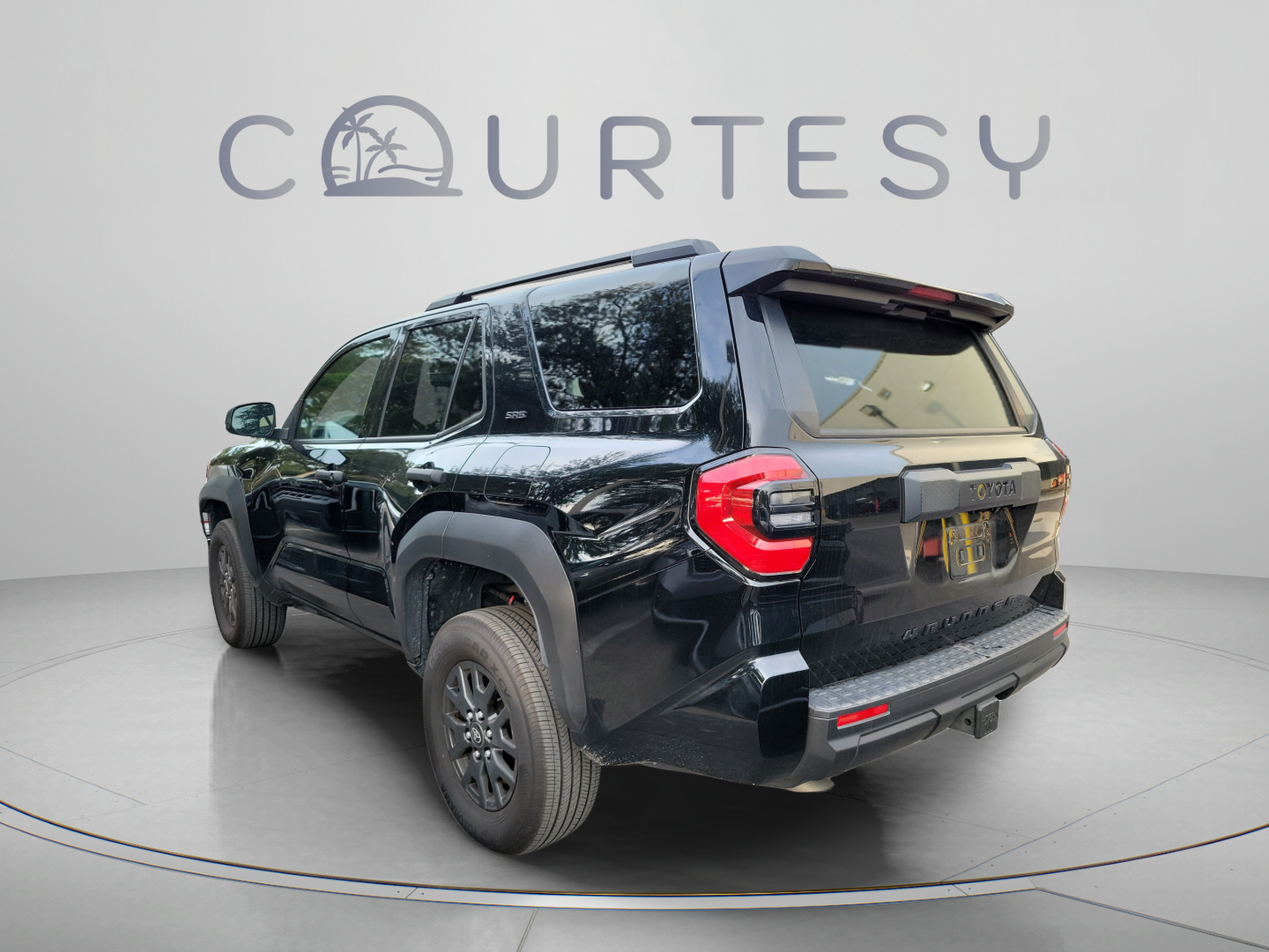 Used 2025 Toyota 4Runner SR5 AWD/4WD image 11