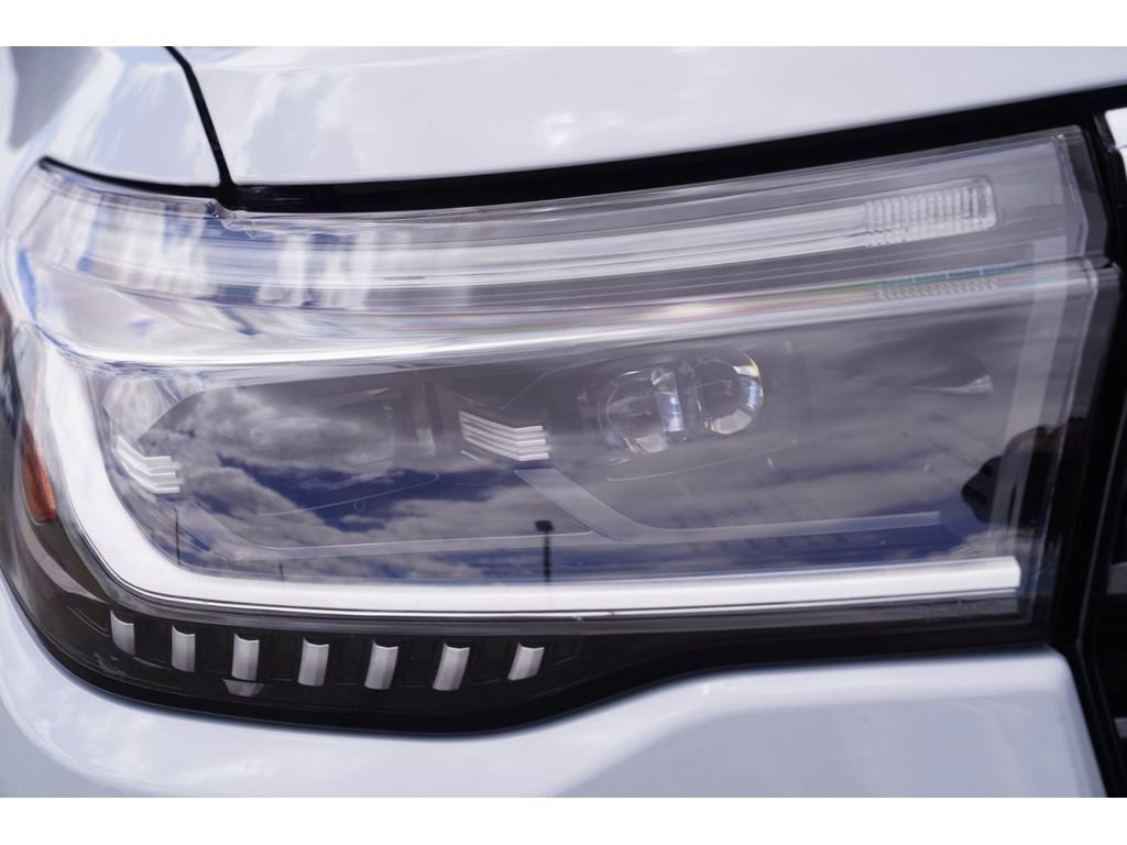 Used 2025 Ford Explorer Platinum w/ LUX Leather Package AWD/4WD image 8