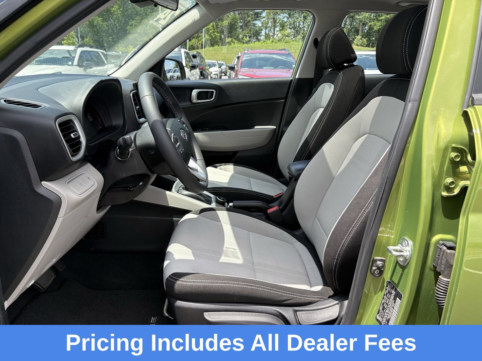 Used 2024 Hyundai Venue SEL FWD image 26