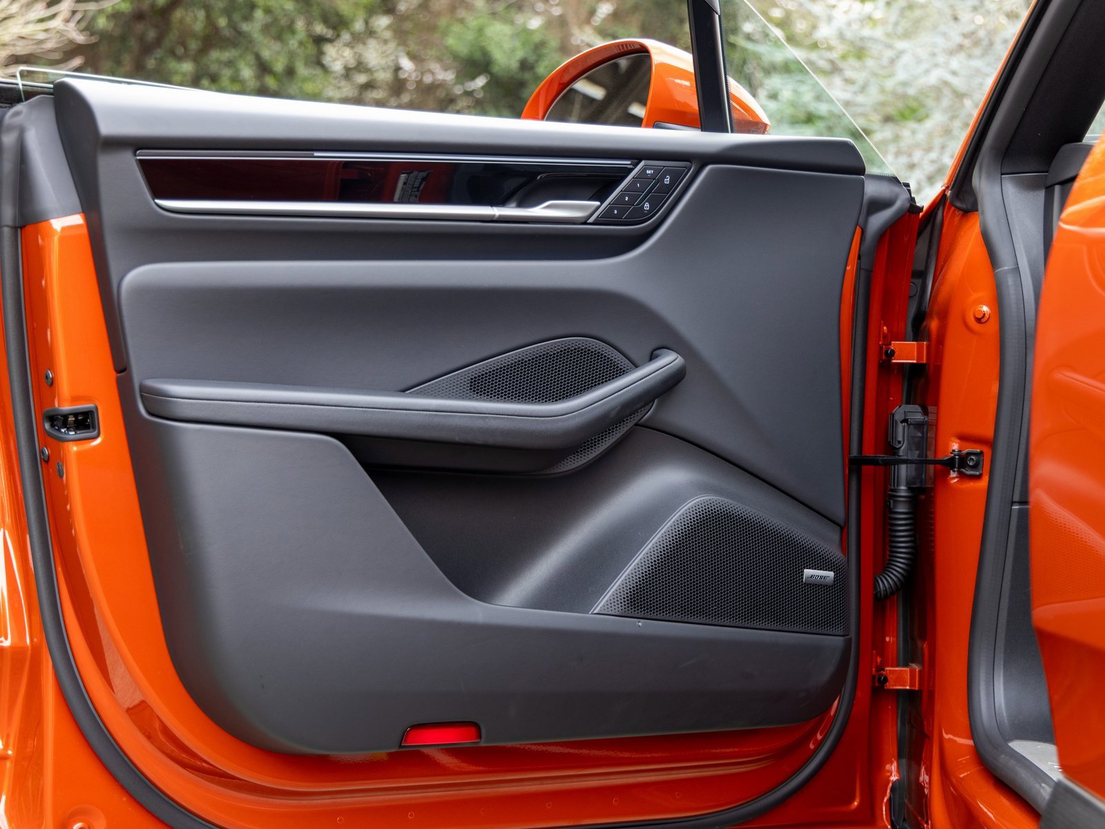 Certified 2025 Porsche Macan Electric image 20