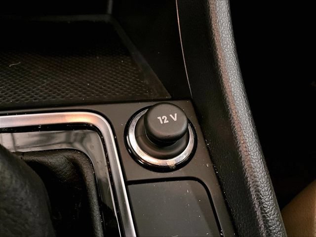 Used 2020 Volkswagen Jetta SE w/ SE Cold Weather Package FWD image 31