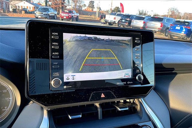 Used 2022 Toyota Venza XLE image 17