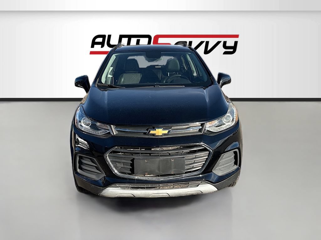 Used 2020 Chevrolet Trax LT w/ LT Convenience Package AWD/4WD image 2