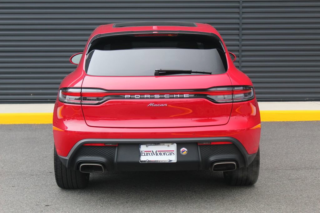Certified 2025 Porsche Macan AWD/4WD image 7