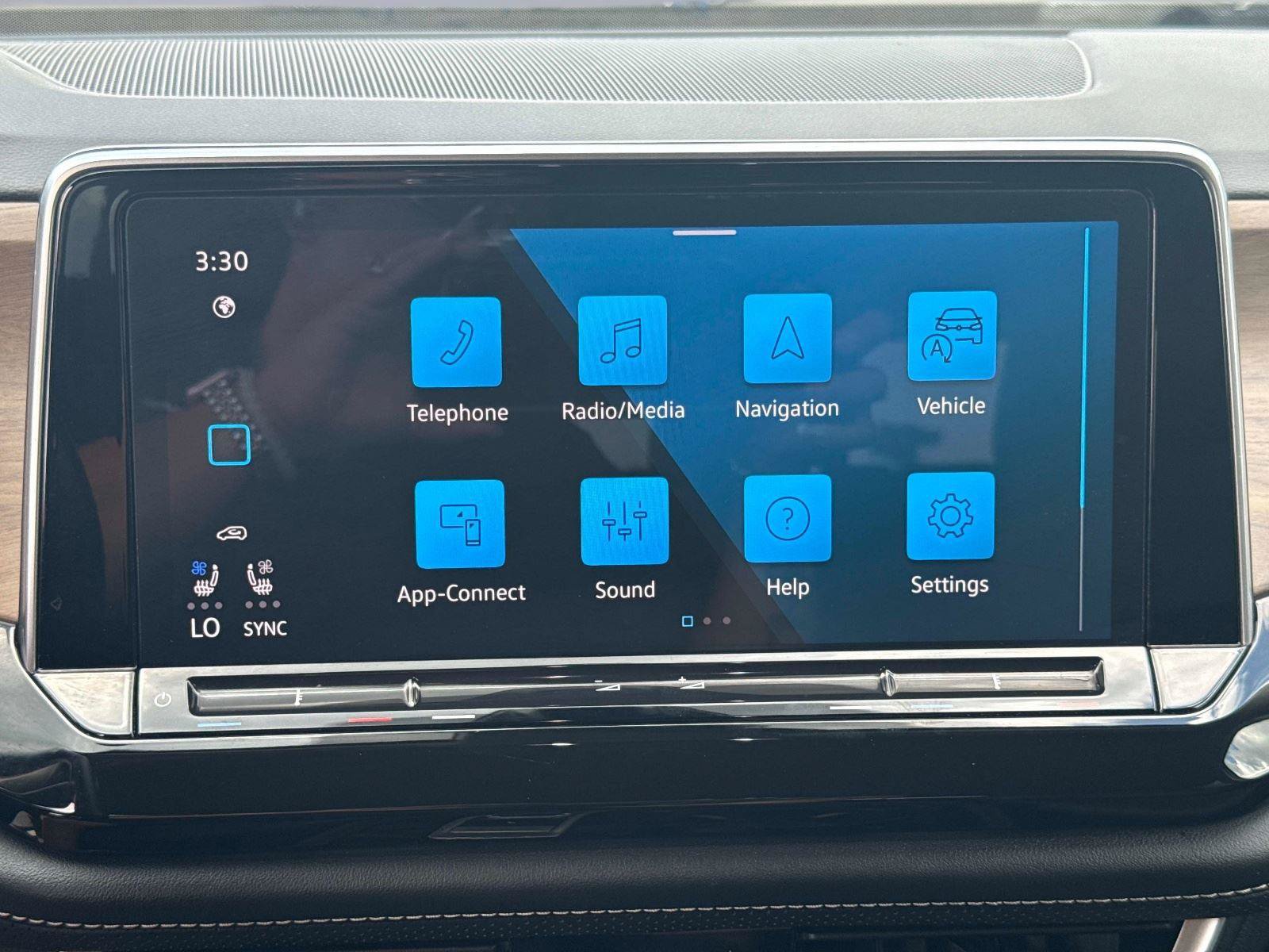Used 2025 Volkswagen Atlas SE FWD image 26