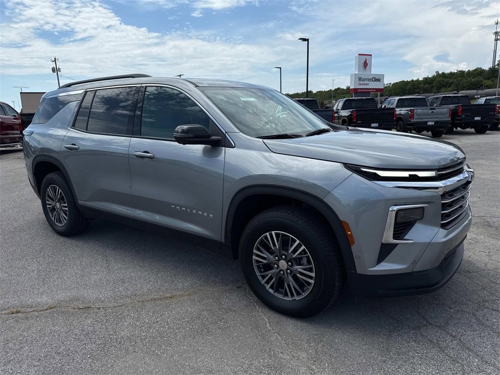 New 2025 Chevrolet Traverse LT w/ Enhanced Driving Package image 7