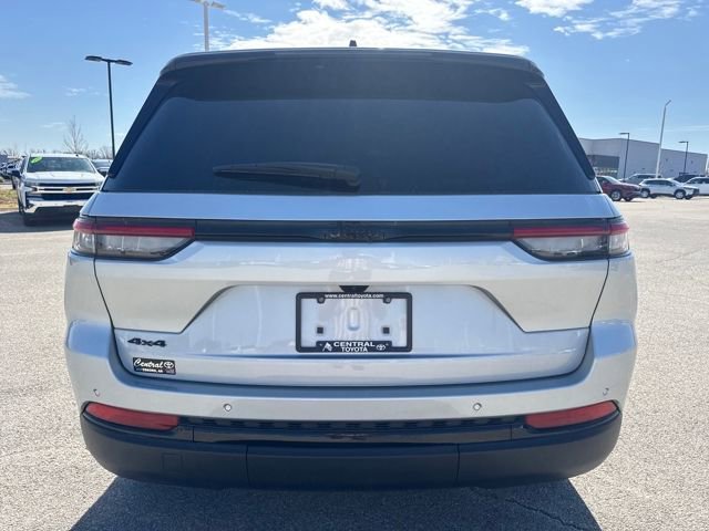 Used 2025 Jeep Grand Cherokee Altitude image 5