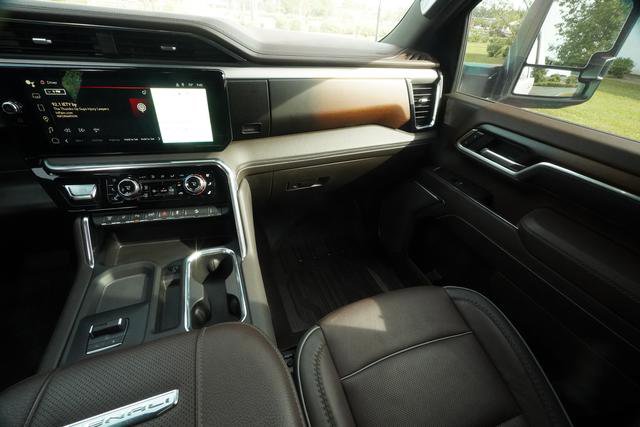 Used 2024 GMC Sierra 2500 Denali w/ Denali Reserve Package AWD/4WD image 20