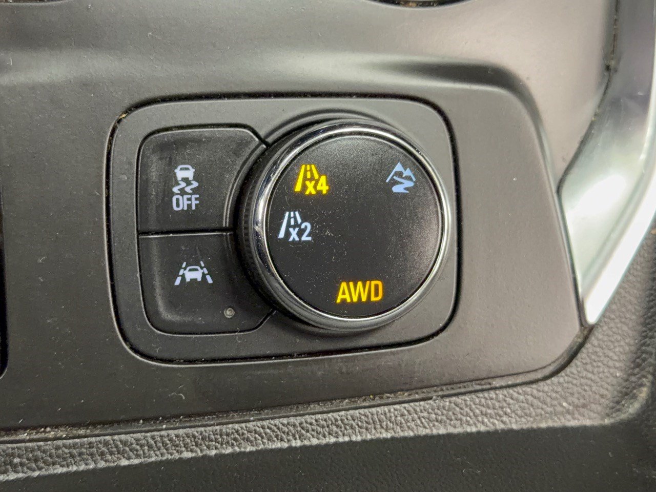 Used 2021 Chevrolet Traverse LT AWD/4WD image 32