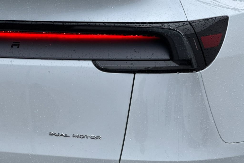 Used 2026 Tesla Model Y Long Range image 25