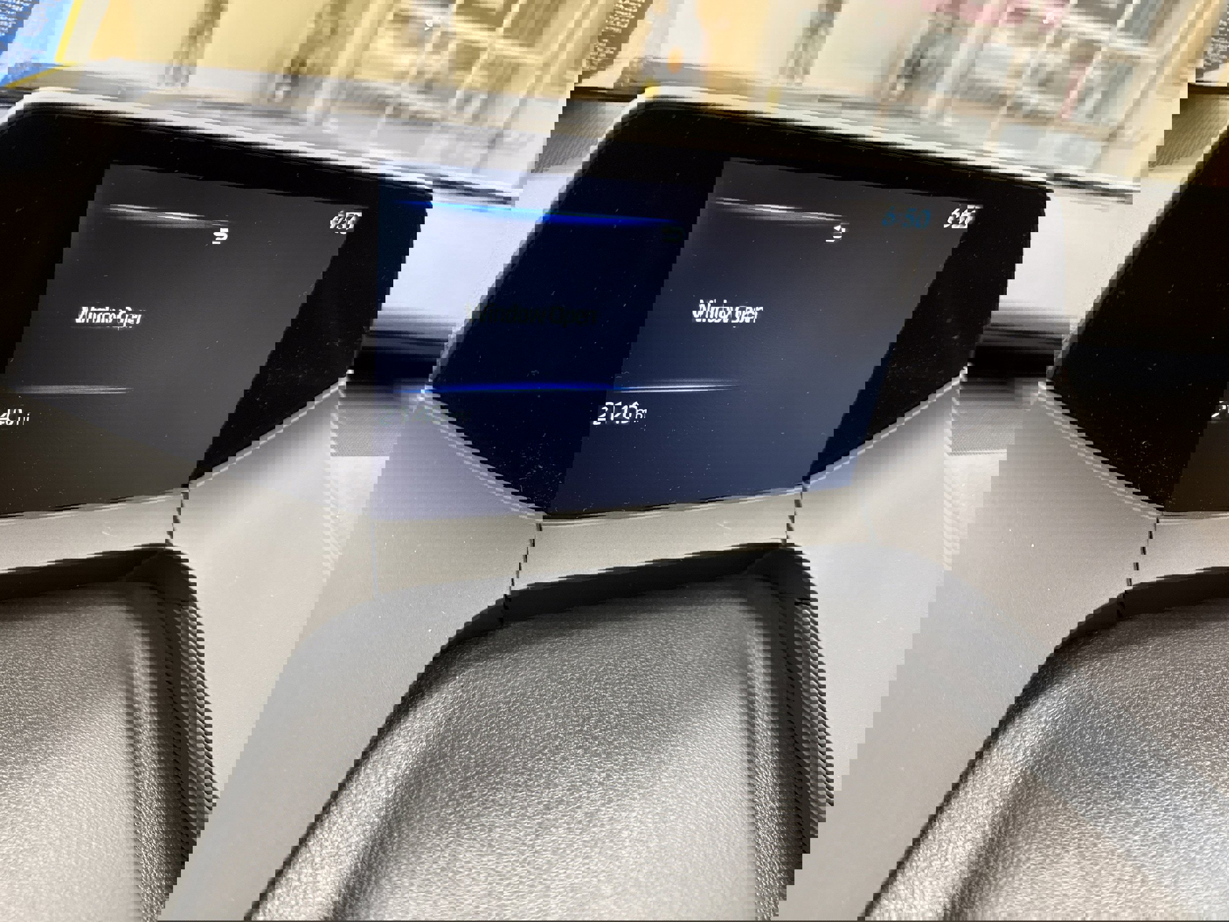 Used 2025 Toyota Prius SE image 5