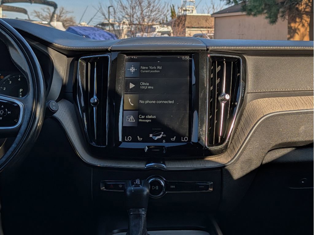 Used 2018 Volvo XC60 T5 Inscription w/ Convenience Package image 21