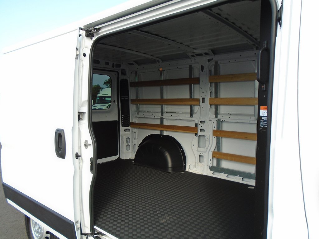 Used 2025 RAM ProMaster 2500 w/ U-Haul Equipment Group FWD image 15
